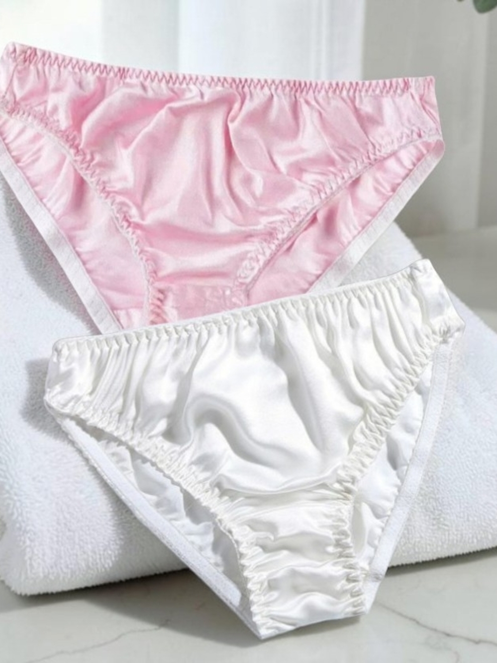 Seamless Silk Bikini Panty Set - Pink & White